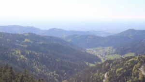 Dieses Bild zeigt eine Webcam-Aufnahme vom Achertal, aufgenommen am Donnerstag, den 23.04.2026 um 17:30 Uhr. Die Temperatur betrug 14.1°C.