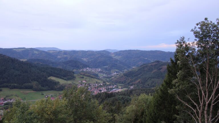 Dieses Bild zeigt eine Webcam-Aufnahme vom Achertal, aufgenommen am Freitag, den 18.09.2026 um 07:30 Uhr. Die Temperatur betrug 12.3°C.