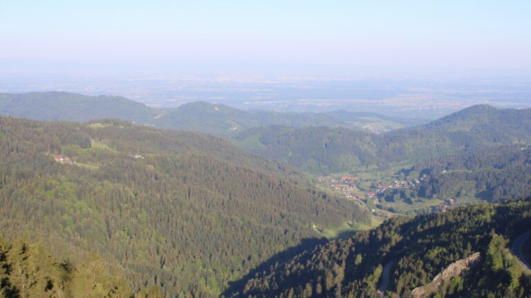 Dieses Bild zeigt eine Webcam-Aufnahme vom Achertal, aufgenommen am Samstag, den 10.05.2025 um 07:40 Uhr. Die Temperatur betrug 5.7°C.