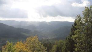 Dieses Bild zeigt eine Webcam-Aufnahme vom Achertal, aufgenommen am Mittwoch, den 28.10.2026 um 14:10 Uhr. Die Temperatur betrug 11.5°C.