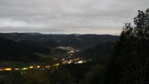 Dieses Bild zeigt eine Webcam-Aufnahme vom Achertal, aufgenommen am Dienstag, den 27.10.2026 um 01:30 Uhr. Die Temperatur betrug 9.2°C.