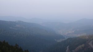 Dieses Bild zeigt eine Webcam-Aufnahme vom Achertal, aufgenommen am Montag, den 09.03.2026 um 08:00 Uhr. Die Temperatur betrug 7.8°C.