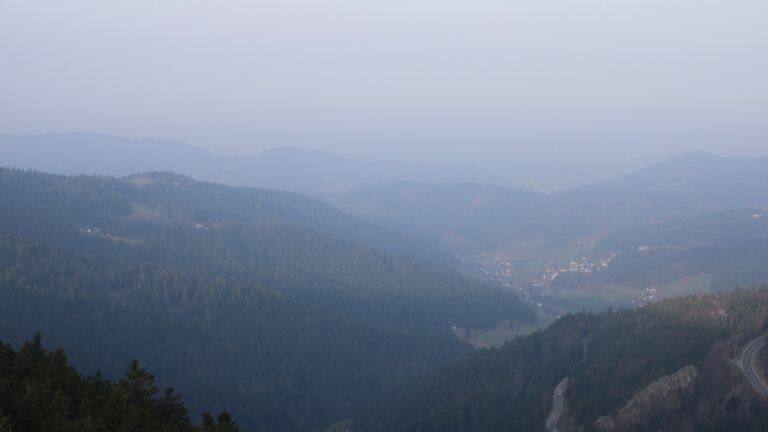 Dieses Bild zeigt eine Webcam-Aufnahme vom Achertal, aufgenommen am Montag, den 09.03.2026 um 08:00 Uhr. Die Temperatur betrug 7.8°C.