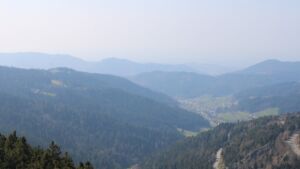 Dieses Bild zeigt eine Webcam-Aufnahme vom Achertal, aufgenommen am Sonntag, den 22.03.2026 um 14:10 Uhr. Die Temperatur betrug 7.1°C.