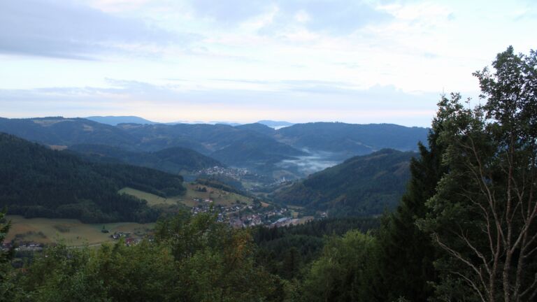 Dieses Bild zeigt eine Webcam-Aufnahme vom Achertal, aufgenommen am Mittwoch, den 26.08.2026 um 07:30 Uhr. Die Temperatur betrug 16.5°C.