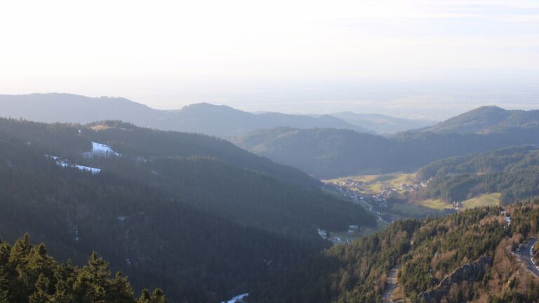 Dieses Bild zeigt eine Webcam-Aufnahme vom Achertal, aufgenommen am Freitag, den 16.01.2026 um 15:50 Uhr. Die Temperatur betrug 9.2°C.