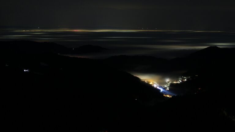 Dieses Bild zeigt eine Webcam-Aufnahme vom Achertal, aufgenommen am Dienstag, den 20.01.2026 um 21:50 Uhr. Die Temperatur betrug 5.2°C.