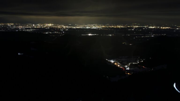 Dieses Bild zeigt eine Webcam-Aufnahme vom Achertal, aufgenommen am Dienstag, den 13.01.2026 um 07:10 Uhr. Die Temperatur betrug 3.7°C.