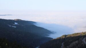 Dieses Bild zeigt eine Webcam-Aufnahme vom Achertal, aufgenommen am Sonntag, den 18.01.2026 um 09:30 Uhr. Die Temperatur betrug 6.8°C.