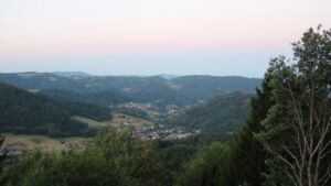 Dieses Bild zeigt eine Webcam-Aufnahme vom Achertal, aufgenommen am Freitag, den 14.08.2026 um 06:10 Uhr. Die Temperatur betrug 25.3°C.