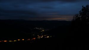 Dieses Bild zeigt eine Webcam-Aufnahme vom Achertal, aufgenommen am Montag, den 01.06.2026 um 04:30 Uhr. Die Temperatur betrug 12°C.