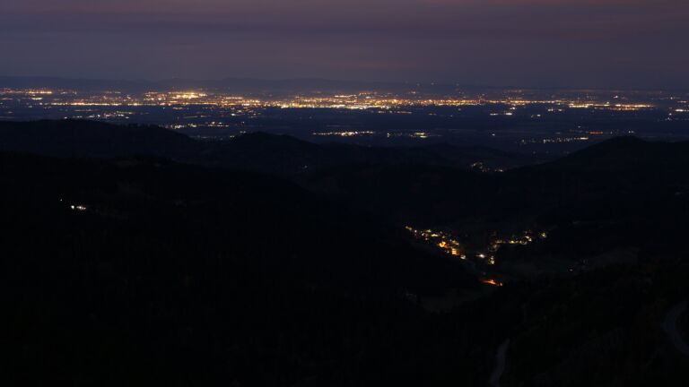 Dieses Bild zeigt eine Webcam-Aufnahme vom Achertal, aufgenommen am Samstag, den 01.11.2025 um 06:30 Uhr. Die Temperatur betrug 11.8°C.