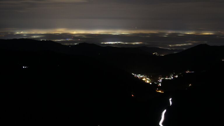 Dieses Bild zeigt eine Webcam-Aufnahme vom Achertal, aufgenommen am Sonntag, den 21.12.2025 um 00:00 Uhr. Die Temperatur betrug 9.1°C.