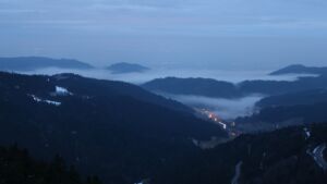 Dieses Bild zeigt eine Webcam-Aufnahme vom Achertal, aufgenommen am Sonntag, den 01.02.2026 um 07:20 Uhr. Die Temperatur betrug 2.6°C.