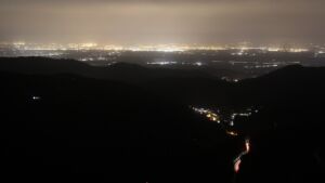 Dieses Bild zeigt eine Webcam-Aufnahme vom Achertal, aufgenommen am Samstag, den 15.11.2025 um 06:00 Uhr. Die Temperatur betrug 12.2°C.