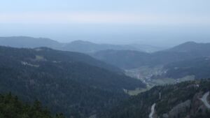 Dieses Bild zeigt eine Webcam-Aufnahme vom Achertal, aufgenommen am Freitag, den 14.11.2025 um 16:40 Uhr. Die Temperatur betrug 16.1°C.