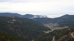 Dieses Bild zeigt eine Webcam-Aufnahme vom Achertal, aufgenommen am Samstag, den 20.12.2025 um 10:10 Uhr. Die Temperatur betrug 7.9°C.