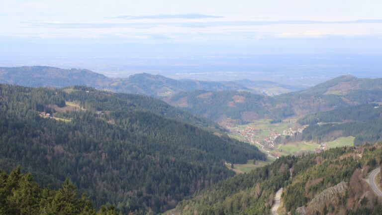 Dieses Bild zeigt eine Webcam-Aufnahme vom Achertal, aufgenommen am Freitag, den 13.03.2026 um 11:00 Uhr. Die Temperatur betrug 7.2°C.