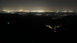 Dieses Bild zeigt eine Webcam-Aufnahme vom Achertal, aufgenommen am Freitag, den 16.01.2026 um 03:30 Uhr. Die Temperatur betrug 5.2°C.