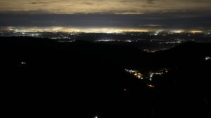 Dieses Bild zeigt eine Webcam-Aufnahme vom Achertal, aufgenommen am Sonntag, den 30.11.2025 um 02:00 Uhr. Die Temperatur betrug 7.1°C.