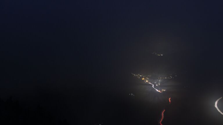 Dieses Bild zeigt eine Webcam-Aufnahme vom Achertal, aufgenommen am Dienstag, den 18.11.2025 um 18:00 Uhr. Die Temperatur betrug -2.7°C.