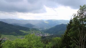 Dieses Bild zeigt eine Webcam-Aufnahme vom Achertal, aufgenommen am Samstag, den 16.05.2026 um 13:00 Uhr. Die Temperatur betrug 6.4°C.