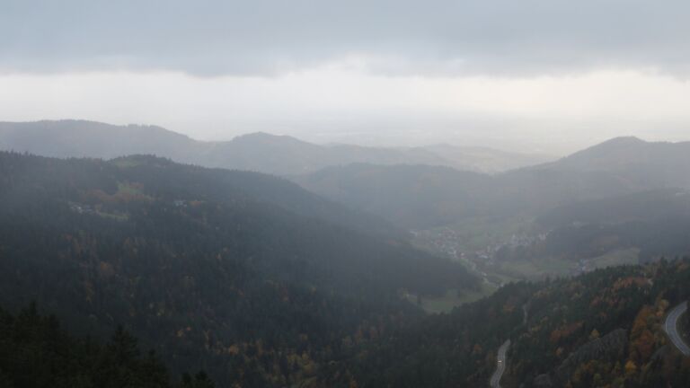Dieses Bild zeigt eine Webcam-Aufnahme vom Achertal, aufgenommen am Donnerstag, den 23.10.2025 um 17:40 Uhr. Die Temperatur betrug 4.3°C.