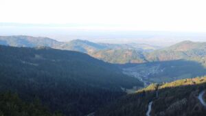 Dieses Bild zeigt eine Webcam-Aufnahme vom Achertal, aufgenommen am Dienstag, den 09.12.2025 um 09:20 Uhr. Die Temperatur betrug 10.2°C.