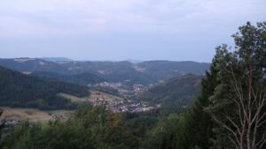 Dieses Bild zeigt eine Webcam-Aufnahme vom Achertal, aufgenommen am Samstag, den 15.08.2026 um 06:00 Uhr. Die Temperatur betrug 26.8°C.