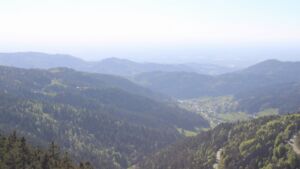 Dieses Bild zeigt eine Webcam-Aufnahme vom Achertal, aufgenommen am Donnerstag, den 30.04.2026 um 17:40 Uhr. Die Temperatur betrug 10.8°C.