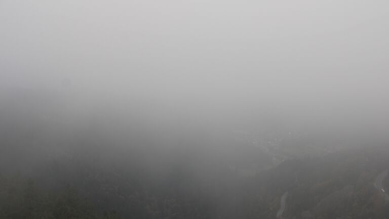 Dieses Bild zeigt eine Webcam-Aufnahme vom Achertal, aufgenommen am Montag, den 13.10.2025 um 17:20 Uhr. Die Temperatur betrug 6.3°C.