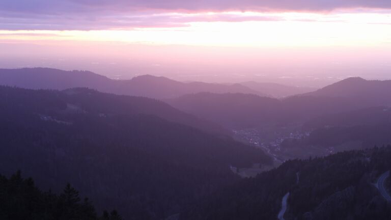 Dieses Bild zeigt eine Webcam-Aufnahme vom Achertal, aufgenommen am Dienstag, den 17.03.2026 um 18:50 Uhr. Die Temperatur betrug 2.9°C.