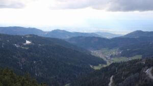 Dieses Bild zeigt eine Webcam-Aufnahme vom Achertal, aufgenommen am Samstag, den 04.04.2026 um 18:20 Uhr. Die Temperatur betrug 7.9°C.