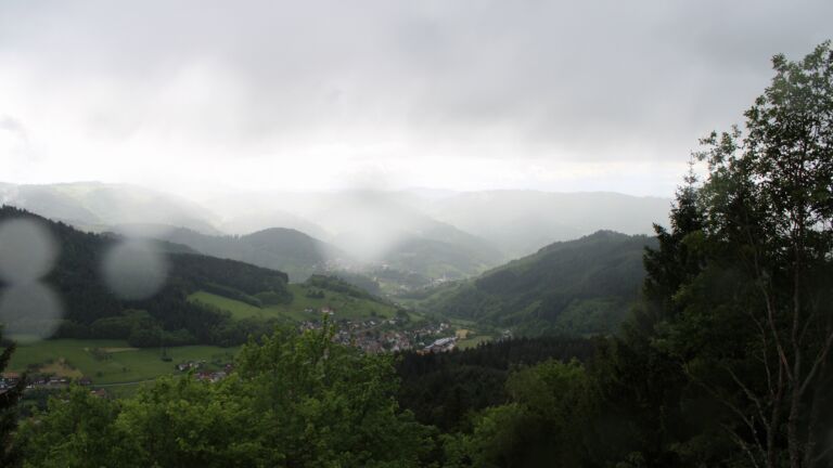 Dieses Bild zeigt eine Webcam-Aufnahme vom Achertal, aufgenommen am Donnerstag, den 14.05.2026 um 16:30 Uhr. Die Temperatur betrug 5.3°C.