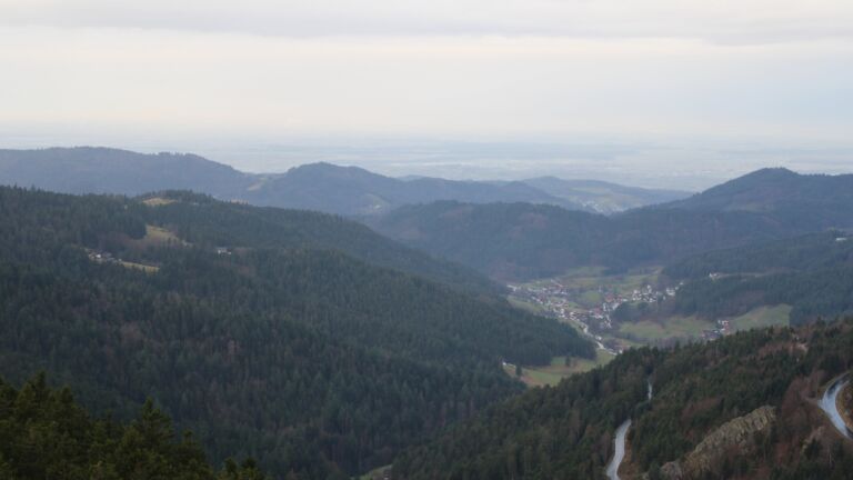 Dieses Bild zeigt eine Webcam-Aufnahme vom Achertal, aufgenommen am Samstag, den 20.12.2025 um 09:00 Uhr. Die Temperatur betrug 4.8°C.