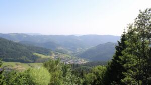 Dieses Bild zeigt eine Webcam-Aufnahme vom Achertal, aufgenommen am Montag, den 25.05.2026 um 17:50 Uhr. Die Temperatur betrug 32.5°C.