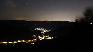 Dieses Bild zeigt eine Webcam-Aufnahme vom Achertal, aufgenommen am Sonntag, den 12.07.2026 um 01:30 Uhr. Die Temperatur betrug 21°C.