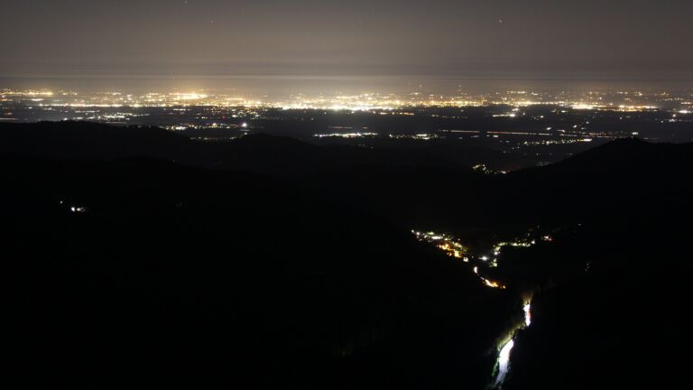 Dieses Bild zeigt eine Webcam-Aufnahme vom Achertal, aufgenommen am Freitag, den 19.09.2025 um 05:50 Uhr. Die Temperatur betrug 16.9°C.