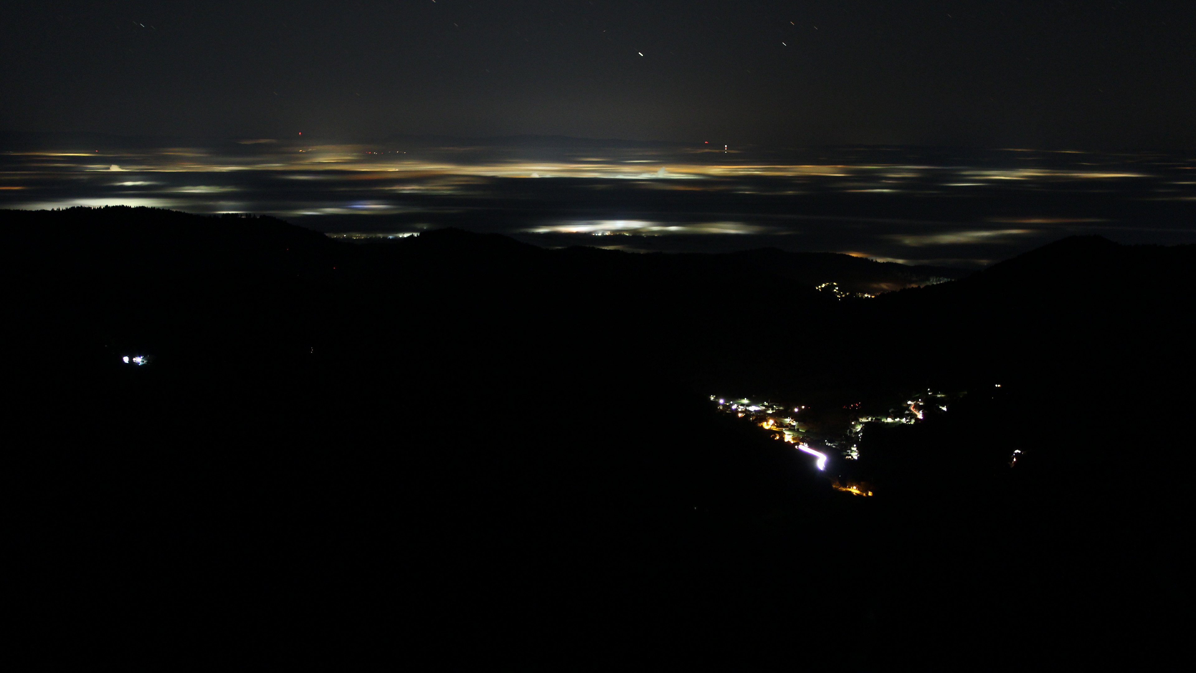 Dieses Bild zeigt eine Webcam-Aufnahme vom Achertal, aufgenommen am Mittwoch, den 25.02.2026 um 04:00 Uhr. Die Temperatur betrug 8.9°C.