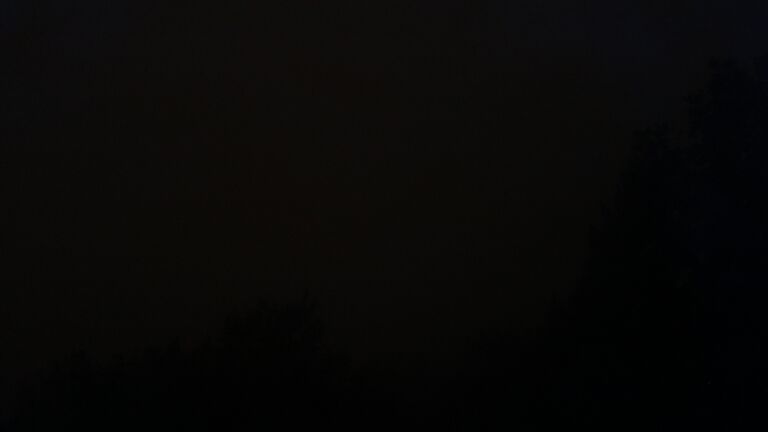 Dieses Bild zeigt eine Webcam-Aufnahme vom Achertal, aufgenommen am Mittwoch, den 21.10.2026 um 05:30 Uhr. Die Temperatur betrug 7.6°C.