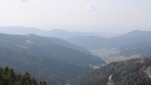 Dieses Bild zeigt eine Webcam-Aufnahme vom Achertal, aufgenommen am Montag, den 09.03.2026 um 14:30 Uhr. Die Temperatur betrug 10.9°C.