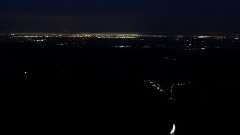 Dieses Bild zeigt eine Webcam-Aufnahme vom Achertal, aufgenommen am Freitag, den 29.08.2025 um 05:40 Uhr. Die Temperatur betrug 10.1°C.