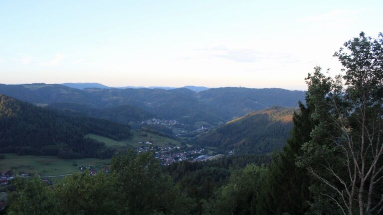 Dieses Bild zeigt eine Webcam-Aufnahme vom Achertal, aufgenommen am Donnerstag, den 03.09.2026 um 07:30 Uhr. Die Temperatur betrug 15.2°C.