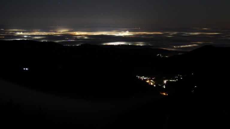 Dieses Bild zeigt eine Webcam-Aufnahme vom Achertal, aufgenommen am Mittwoch, den 25.02.2026 um 03:00 Uhr. Die Temperatur betrug 7.5°C.