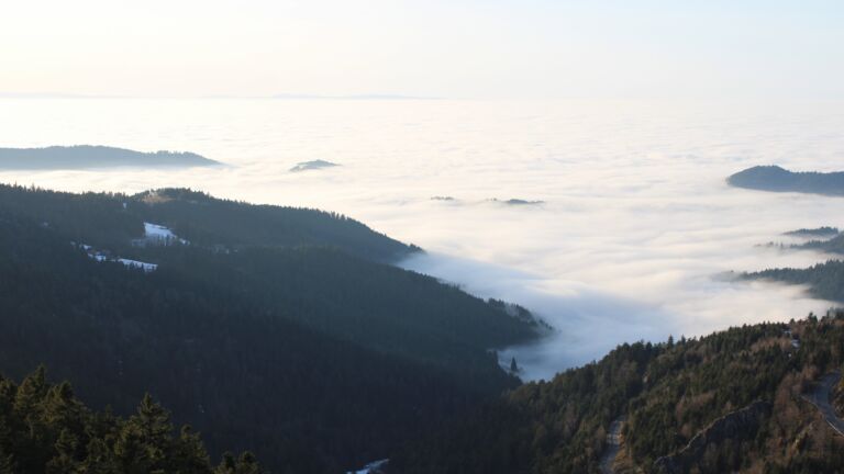 Dieses Bild zeigt eine Webcam-Aufnahme vom Achertal, aufgenommen am Montag, den 19.01.2026 um 16:00 Uhr. Die Temperatur betrug 8.9°C.