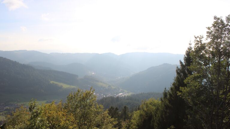 Dieses Bild zeigt eine Webcam-Aufnahme vom Achertal, aufgenommen am Montag, den 19.10.2026 um 16:40 Uhr. Die Temperatur betrug 14.2°C.