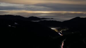 Dieses Bild zeigt eine Webcam-Aufnahme vom Achertal, aufgenommen am Dienstag, den 03.02.2026 um 06:00 Uhr. Die Temperatur betrug 2.1°C.