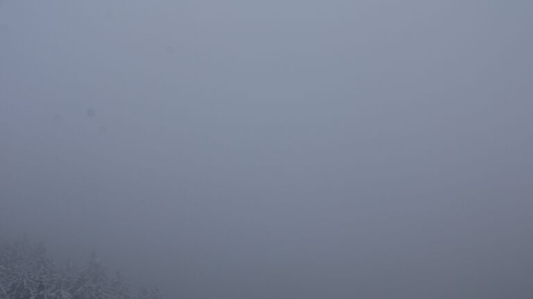 Dieses Bild zeigt eine Webcam-Aufnahme vom Achertal, aufgenommen am Mittwoch, den 26.11.2025 um 10:30 Uhr. Die Temperatur betrug -1.5°C.