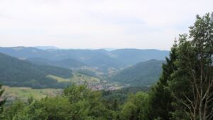 Dieses Bild zeigt eine Webcam-Aufnahme vom Achertal, aufgenommen am Mittwoch, den 15.07.2026 um 11:10 Uhr. Die Temperatur betrug 19.6°C.