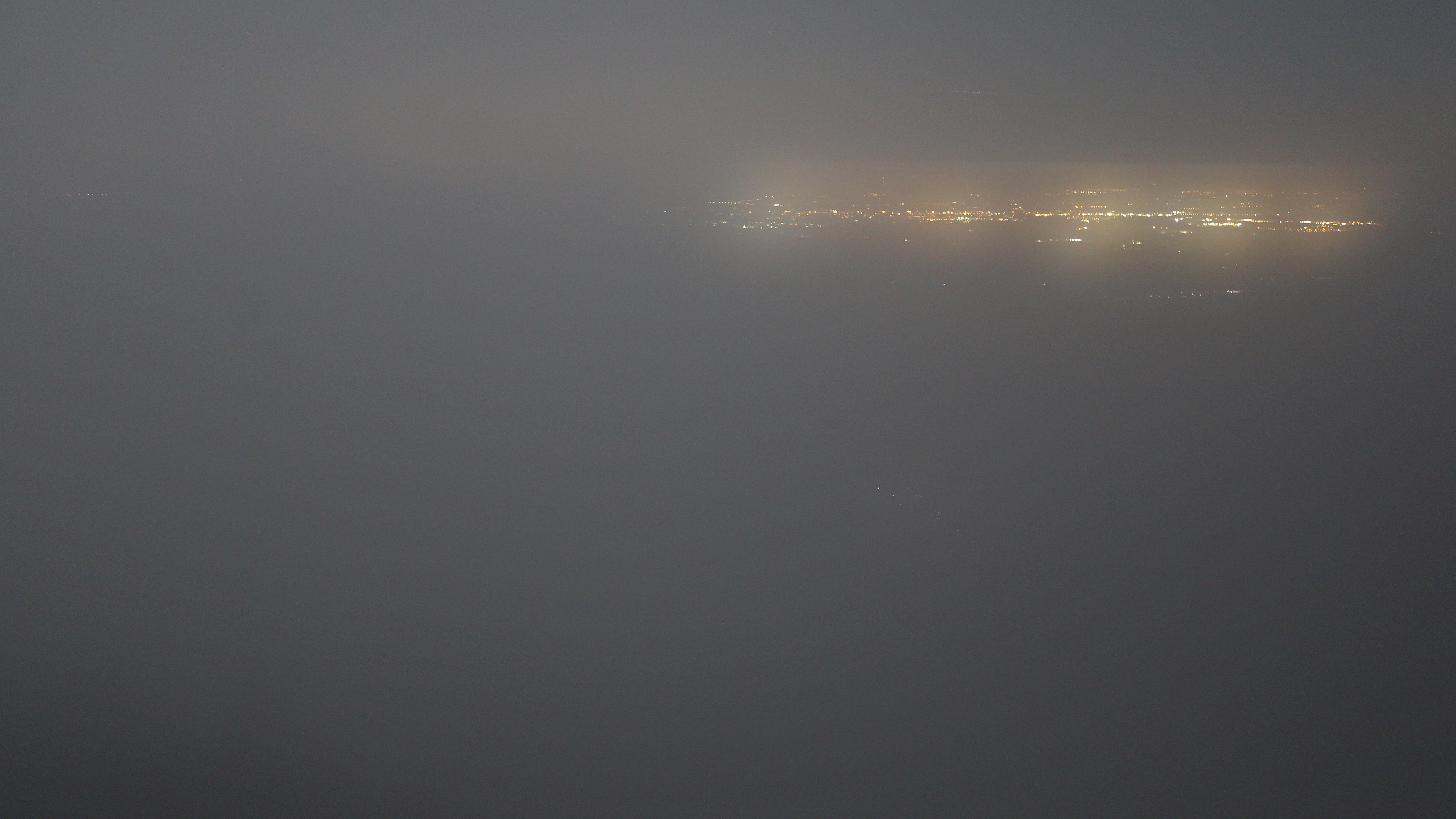 Dieses Bild zeigt eine Webcam-Aufnahme vom Achertal, aufgenommen am Dienstag, den 24.02.2026 um 22:00 Uhr. Die Temperatur betrug 5.4°C.